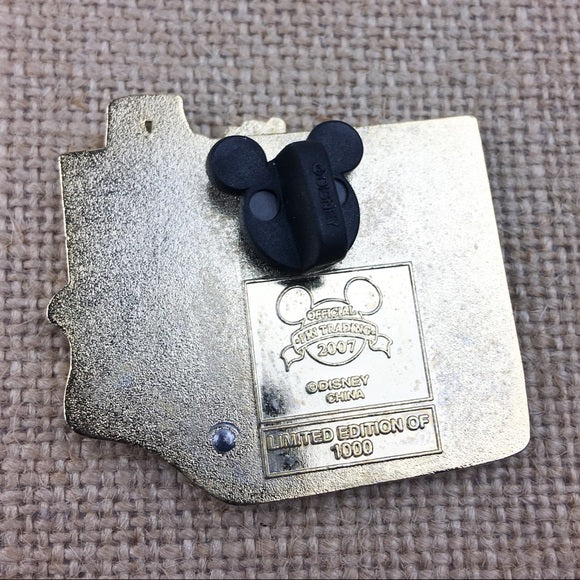 Walt Disney World Goofy Friday 13th Construction LE Pin – The Stand Alone